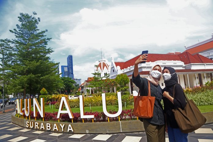 Ruang publik di Surabaya