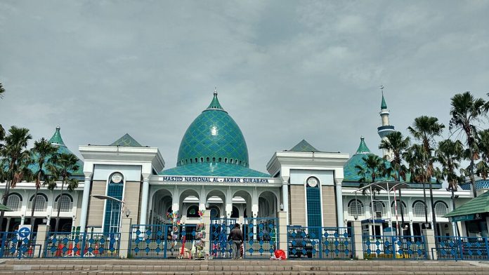Masjid Al Akbar Surabaya