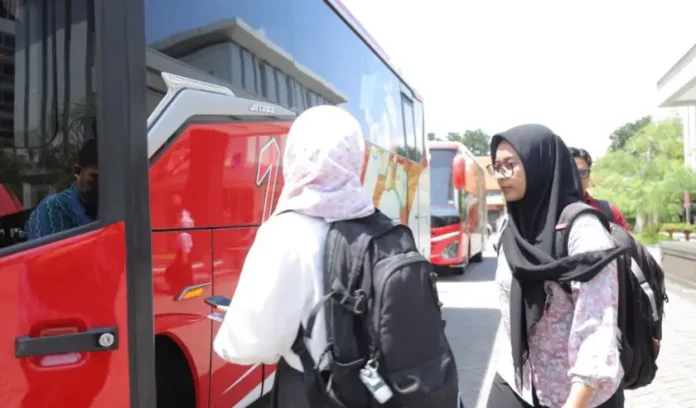 Program Antar Mudik Untag Surabaya