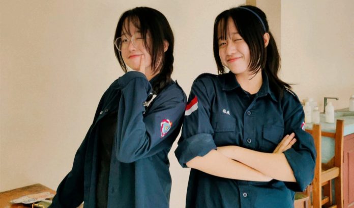 Si kembar Carissa dan Callista