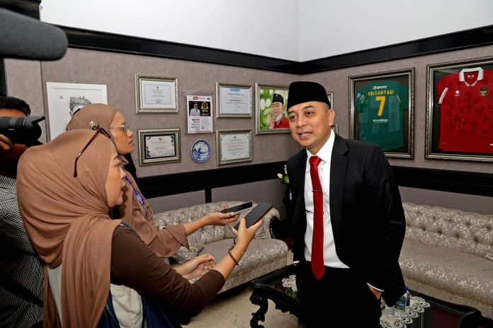 Wali kota Surabaya