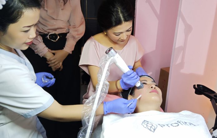 XERF teknologi skin tightening