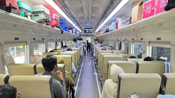 Rayakan Kemerdekaan dengan Naik Kereta