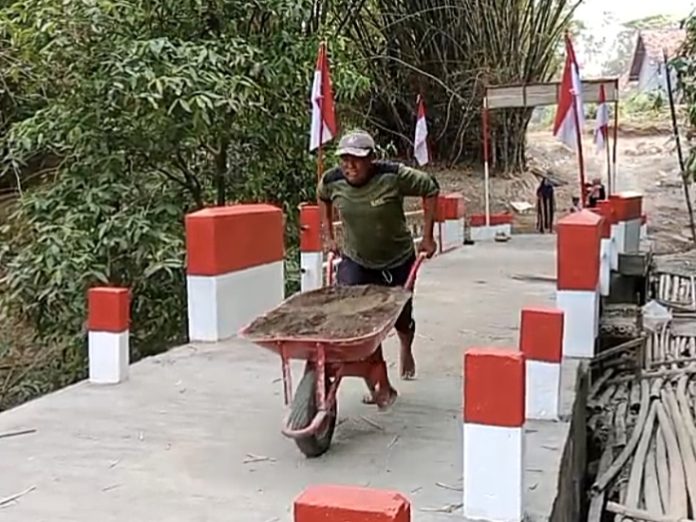 Karya Bakti Skala Besar