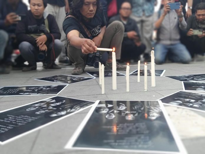 Jurnalis Hilang Kontak Anak Krakatau